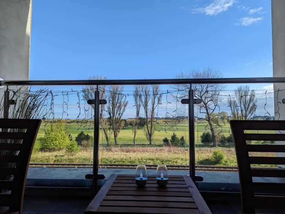 Beautiful 2 Bedroom Flat Overlooking Golf Course Карноусті Екстер'єр фото